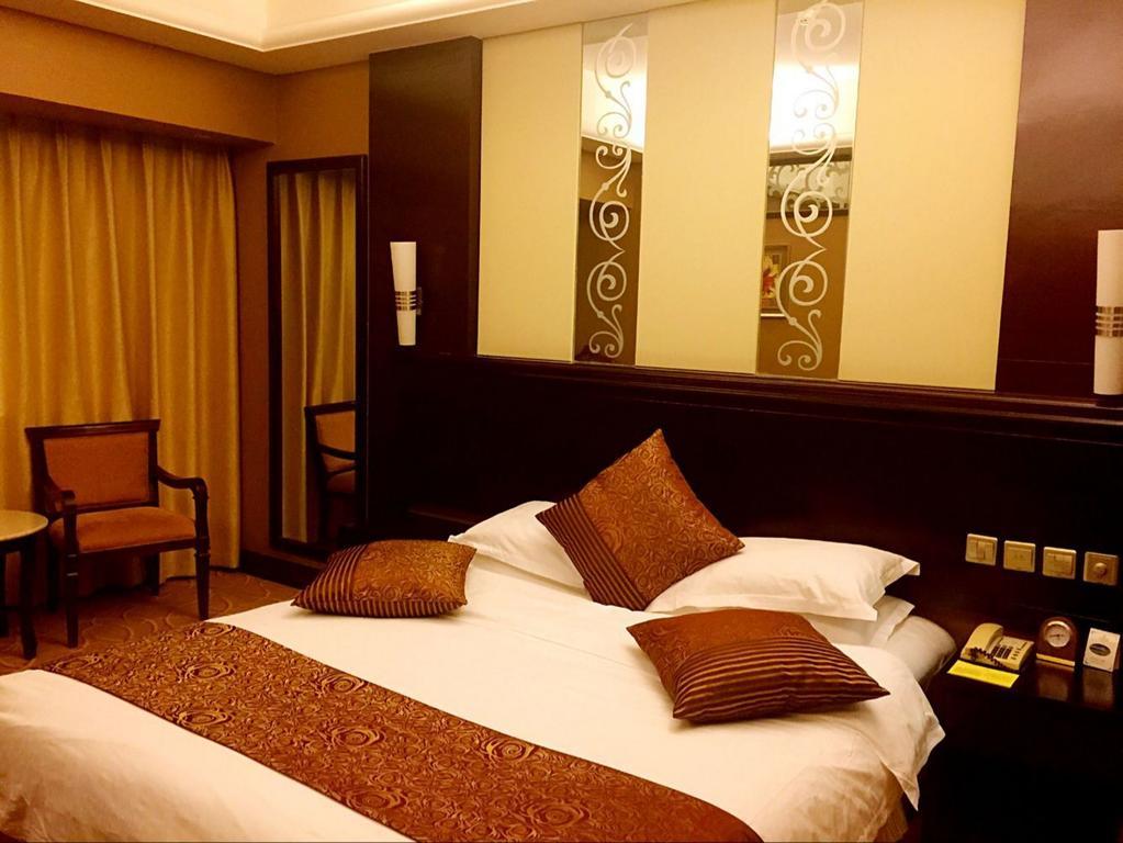 Green Land Hotel Kunming Eksteriør billede