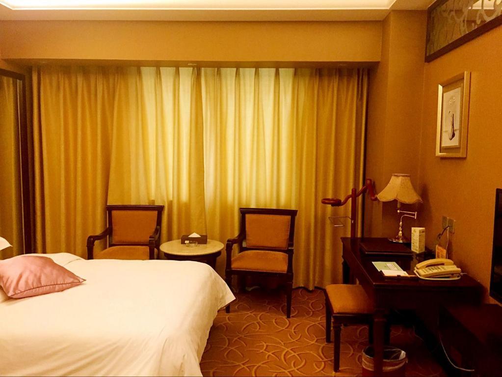 Green Land Hotel Kunming Eksteriør billede
